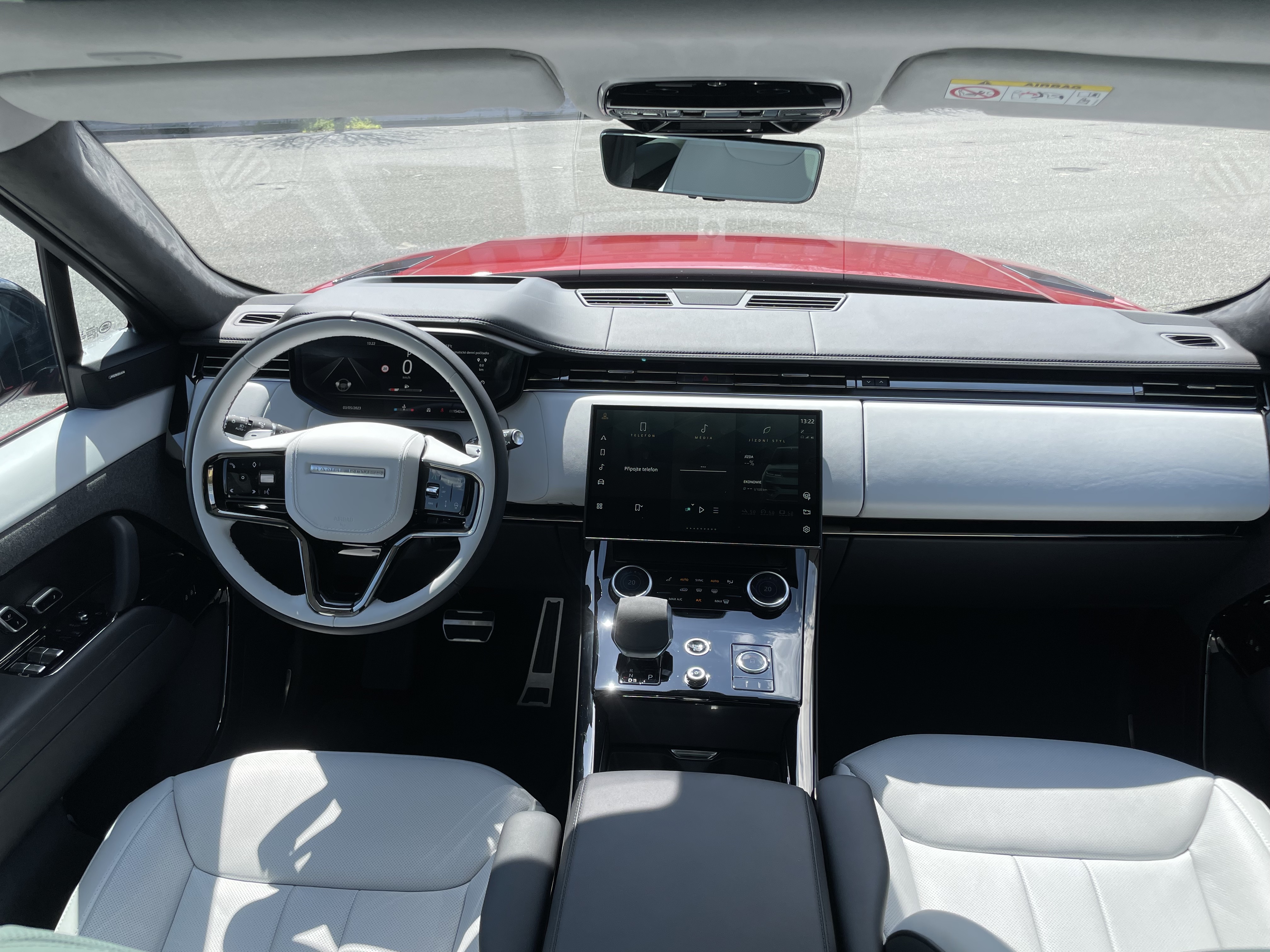 Range Rover Sport D350 AWD Autobiography | nový model skladem | české auto po prvním majiteli | nafta 350 koní | luxusní SUV | auto ihned k předání | nákup online na AUTOiBUY.com